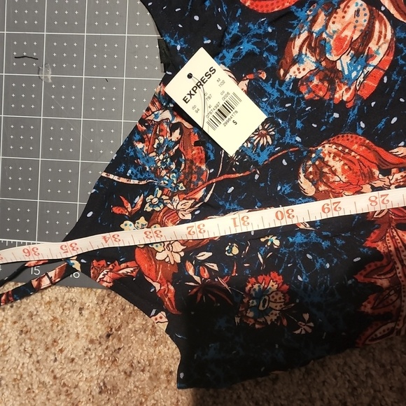 3/$20 NWT Express Patterned Dress - Picture 4 of 4